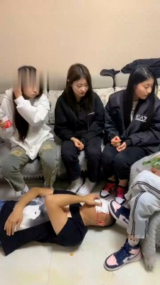 图片[8]_【精神小妹】4S学生主-运动鞋白袜/喂食呕吐_绳缚吧