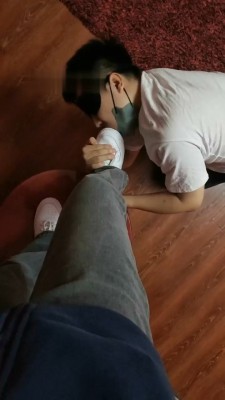 图片[3]_【小琪】学生S小白鞋黑丝闻舔/碾压喂食【完整版】_绳缚吧