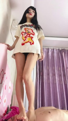 图片[2]_【兔粉粉】大长腿踩脸_绳缚吧