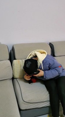 小婉大人 妹妹惩罚皮鞋踩踏甜鞋底踢裆_绳缚吧