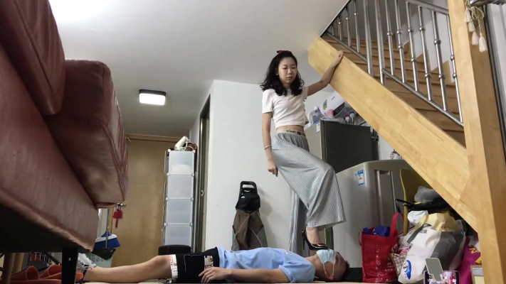 图片[5]_仰视小鱼女神高跟踩贱狗脖子_绳缚吧