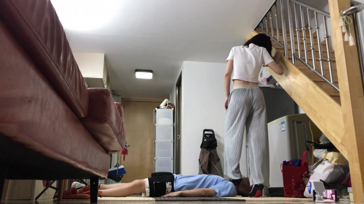 图片[6]_仰视小鱼女神高跟踩贱狗脖子_绳缚吧