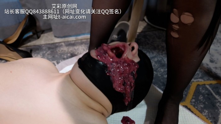 图片[9]_足底亲妈给贱狗制作狗粮喂食，呕吐物和攒了两天的超浓圣水羞辱_绳缚吧