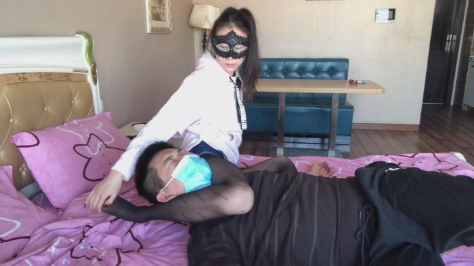 图片[12]_诗曼 野蛮姐姐残酷腿绞欺负弟弟_绳缚吧