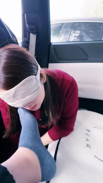 【北京嘟嘟】母畜-沉浸式车内恋足舔_绳缚吧