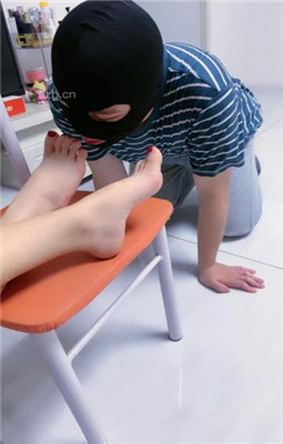 图片[12]_【蜜糖情侣】家奴裸足恋足舔_绳缚吧