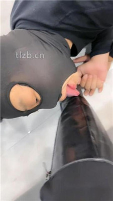 图片[11]_【辣姐】狗舌头舔鞋油保养7双皮靴_绳缚吧