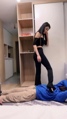 图片[9]_【宸宸】御姐双S高跟踩踏体育生【双视角版】_绳缚吧