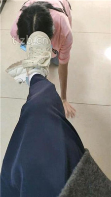 图片[2]_【爱可呀】学姐舌头清洗各种鞋/脚喂食踩舌【完整版】_绳缚吧