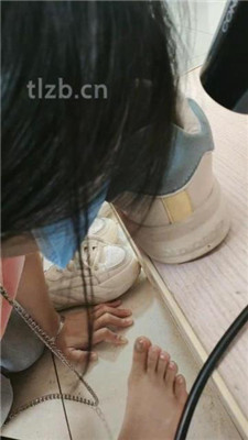 图片[12]_【爱可呀】学姐舌头清洗各种鞋/脚喂食踩舌【完整版】_绳缚吧