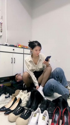 图片[2]_【孤傲女帝】多双鞋子踩踏-全体重踩脸/踩脖窒息_绳缚吧