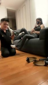 【美学】鞋底耳光/电棍虐打/转胯/全体重踩/白袜脚喂食_绳缚吧