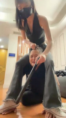 图片[10]_【美学】鞋底耳光/电棍虐打/转胯/全体重踩/白袜脚喂食_绳缚吧