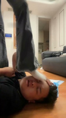 图片[13]_【美学】鞋底耳光/电棍虐打/转胯/全体重踩/白袜脚喂食_绳缚吧