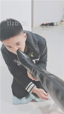图片[6]_【美容院S】当脚垫/舔脏鞋/臭脚踩脸_绳缚吧