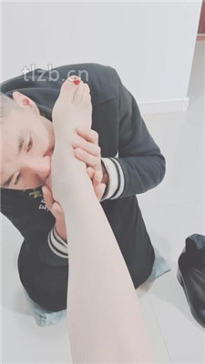 图片[11]_【美容院S】当脚垫/舔脏鞋/臭脚踩脸_绳缚吧