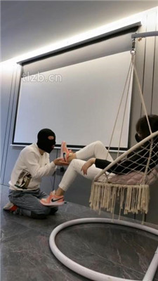 图片[14]_【辣姐】运动鞋全体重踩/船袜脚插嘴/吃袜子/口水吐脸_绳缚吧