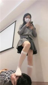 【樱木花椒】皮鞋白丝全体重踩狗【下】_绳缚吧