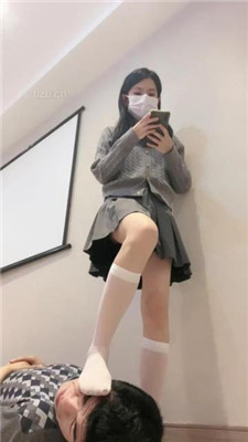 【樱木花椒】皮鞋白丝全体重踩狗【下】_绳缚吧