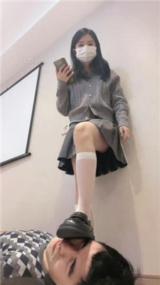 【樱木花椒】皮鞋白丝全体重踩狗【上】_绳缚吧