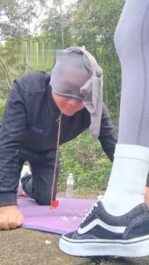 【果儿S】户外tj贱奴偶遇路人_绳缚吧