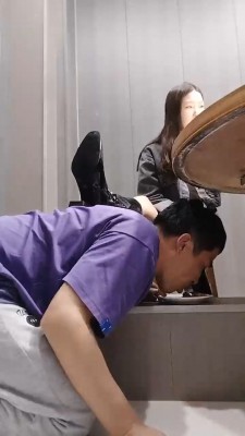 【慕熙】户外桌底视角-伺候主人吃饭【双视角版】_绳缚吧
