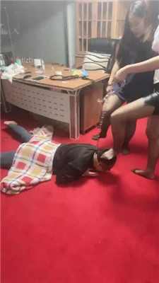 图片[17]_【亿姐】双S-闻舔黑丝脚/踩踏踢踹/骑马喂口水_绳缚吧