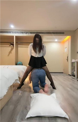 图片[11]_【叶娘】重度SP/黑丝高跟诱惑踩/耳光抽_绳缚吧