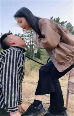 图片[3]_【允薇】庄园清理女主脏泥靴底/鞭打飞踹踩踏_绳缚吧