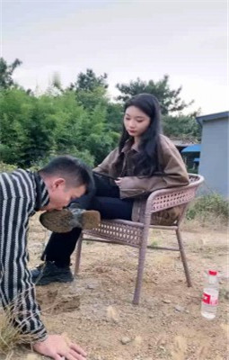 图片[5]_【允薇】庄园清理女主脏泥靴底/鞭打飞踹踩踏_绳缚吧