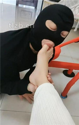 图片[9]_【吴迪】素人小姐姐-闻鞋闻jio/踩踏喂食-舔脚_绳缚吧