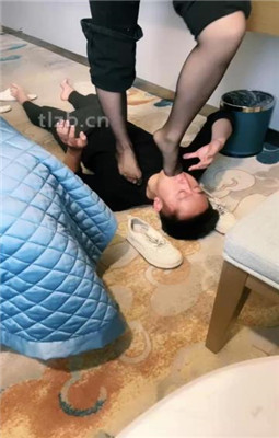 图片[13]_【绝美兔女王】小白鞋白袜配黑丝虐贱奴_绳缚吧
