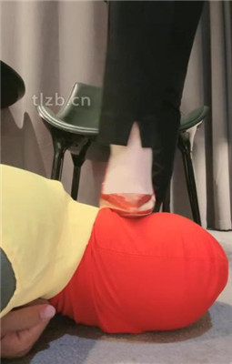【安安】舔臭脚/红高跟踩踏喂食_绳缚吧