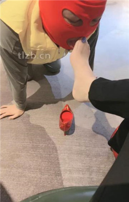 图片[12]_【安安】舔臭脚/红高跟踩踏喂食_绳缚吧