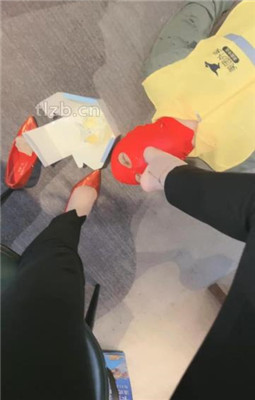 图片[18]_【安安】舔臭脚/红高跟踩踏喂食_绳缚吧