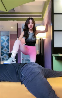 图片[14]_【双胞胎萌萌大人s】重刑专场-运动鞋踩踏/提档/捆绑/耳光/脚插嘴_绳缚吧