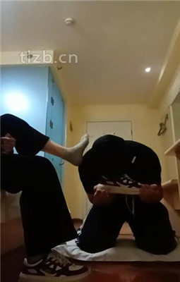 图片[4]_【林十七】全体重踩踏/舔闻超脏运动鞋棉袜_绳缚吧