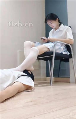 【汀兰大人】洛丽塔S白丝诱惑男友做地毯狗_绳缚吧
