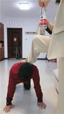 图片[2]_【凌儿女神】贱奴下跪做家务/高跟踩_绳缚吧