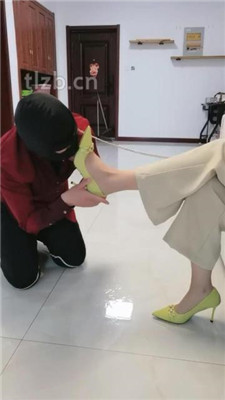 图片[5]_【凌儿女神】贱奴下跪做家务/高跟踩_绳缚吧