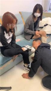 【精神小妹】双S-素人学生主-脏鞋脏袜臭脚辱_绳缚吧