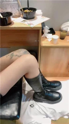 【陈甜女帝】长靴原味船袜jio踩地毯狗_绳缚吧