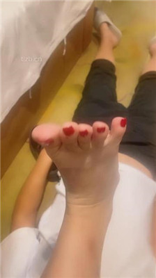 图片[13]_【陈甜女帝】长靴原味船袜jio踩地毯狗_绳缚吧