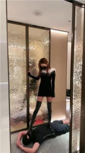 【美美子】长靴/高跟踢裆踩踏-耳光坐垫/恋足闻_绳缚吧