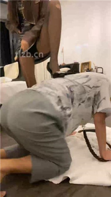 图片[8]_【可儿女王】黑丝高跟美腿跪舔_绳缚吧