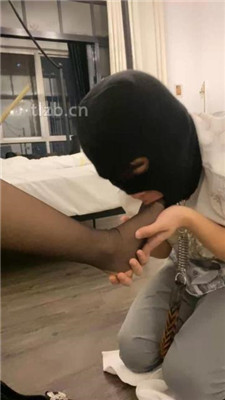 图片[14]_【可儿女王】黑丝高跟美腿跪舔_绳缚吧