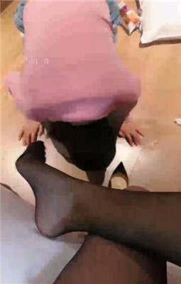 图片[20]_【绝美兔女王】高跟黑丝踩脚垫/长靴跪拜【完整版】_绳缚吧