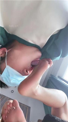 图片[9]_【甜一】舔脚趾保养裸足_绳缚吧
