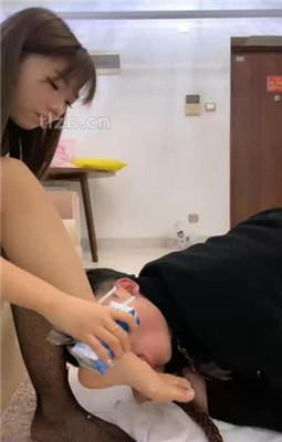 图片[12]_【可儿女王】高跟网袜美腿诱惑奴_绳缚吧