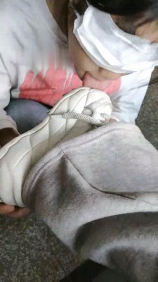 图片[12]_【爱可呀】学姐教室椅下/楼道-卑微跪舔_绳缚吧